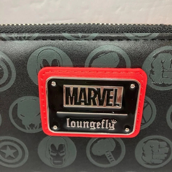 LOUNGEFLY + MARVEL COMICS Glow in the Dark Multi Character Wallet Carryall NWT - Picture 4 of 12